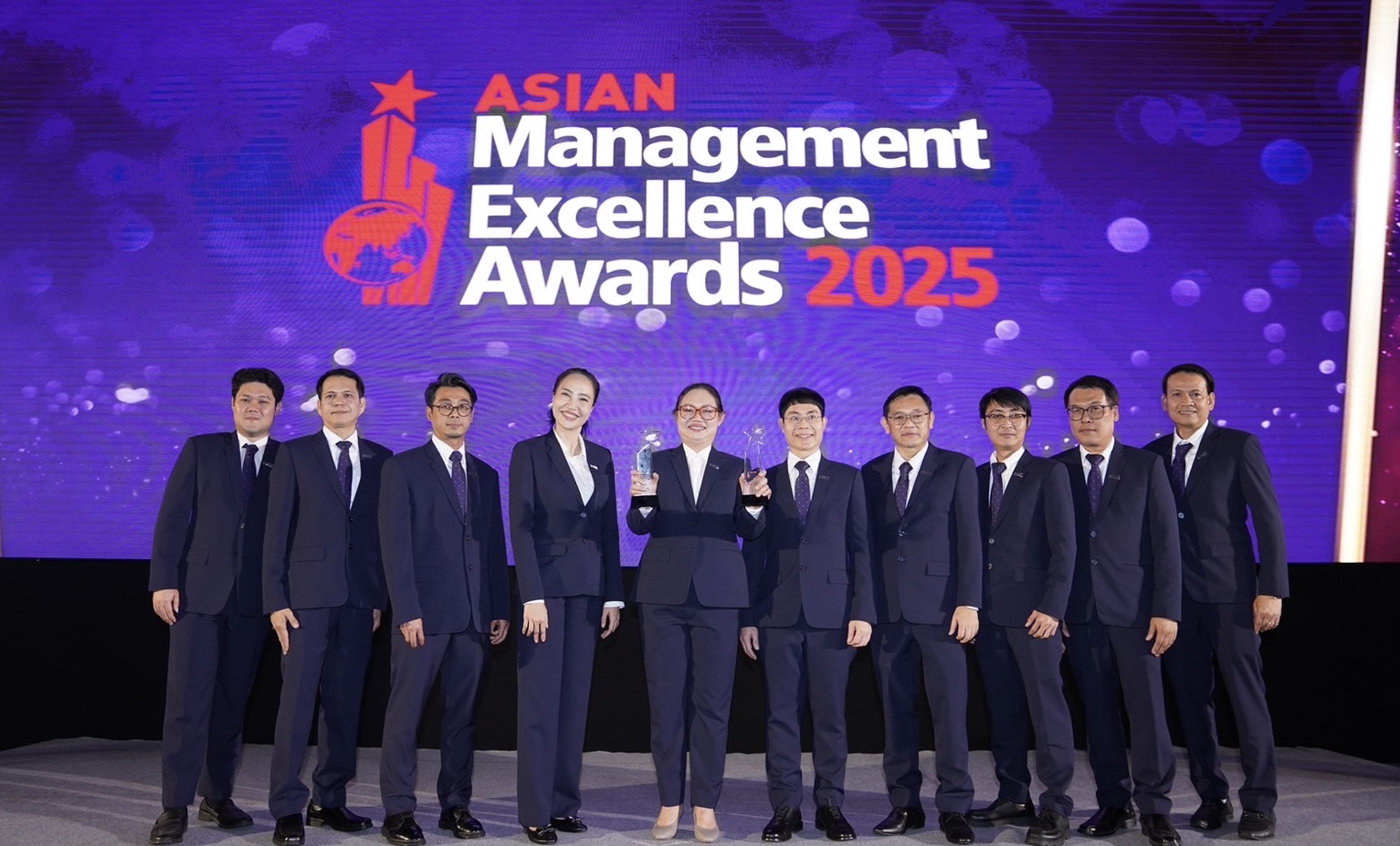 ไทยพาณิชย์ คว้า 2 รางวัลยอดเยี่ยมระดับเอเชียจากงาน Asian Management Excellence Awards 2025 ตอกย้ำกลยุทธ์ Digital Bank With Human Touchเน้นการสร้างการมีส่วนร่วมของพนักงานพร้อมมุ่งสู่ Net Zero อย่างยั่งยืน