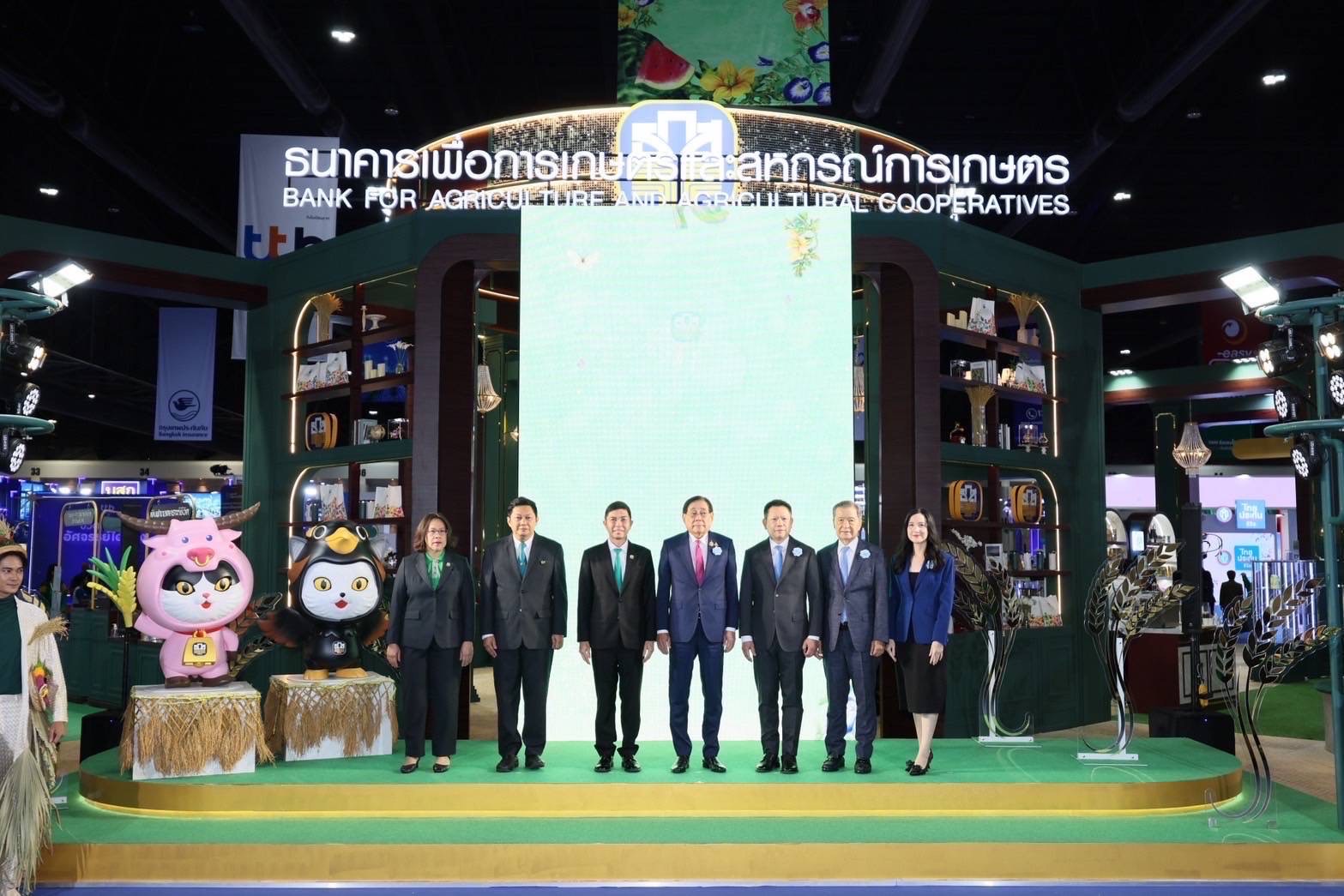 รองนายกและรมว.คลัง เยี่ยมชมบูธ ธ.ก.ส. ในงาน Money Expo กรุงเทพ 2025
