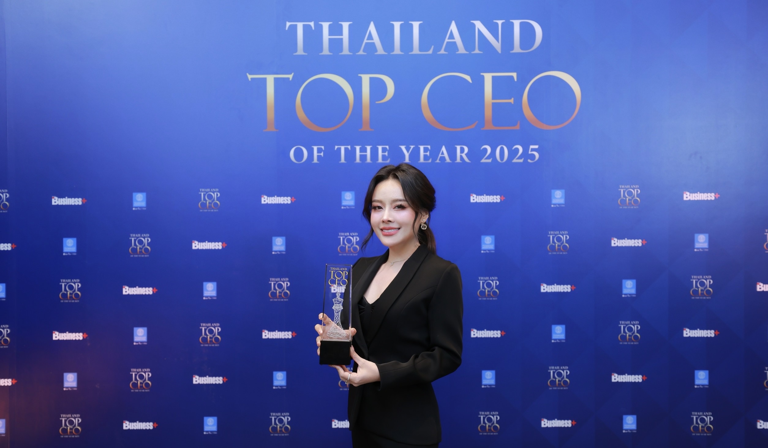 “ลภัสรดา เลิศภานุโรจ” CEO MASTER คว้ารางวัล THAILAND TOP CEO of The Year 2025ประเภทอุตสาหกรรมธุรกิจความงาม สะท้อนความสำเร็จร่วมของทีม MASTER