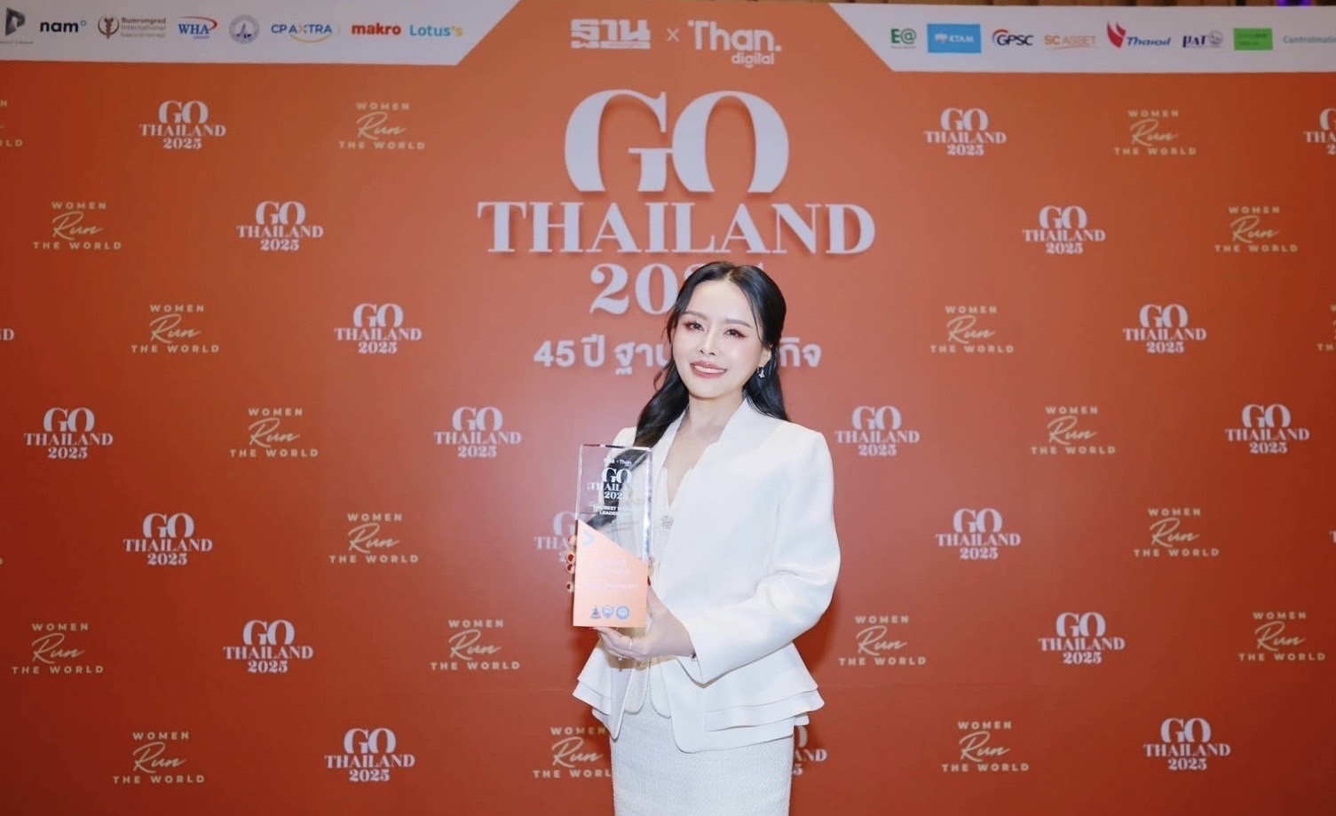 “CEO หญิงแห่ง Soft Power” พี่ดาว มาสเตอร์พีชคว้ารางวัล The Best Woman Leadership สาขา Gender Equality Award