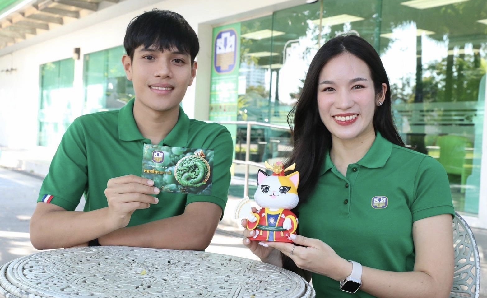 ธ.ก.ส. เปิดสาขาทั่วประเทศ ให้ลูกค้าฝากสลากหยกจักรพรรดิลุ้นเป็นเศรษฐีรับ 10 ล้านบาททุกเดือน ตั้งแต่วันนี้เป็นต้นไป